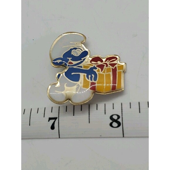 Smurf With Gift Box Brooch Enamal  Pin Cartoon Character - Picture 7 of 9